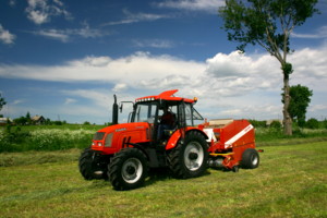 Farmer F-10245 with Metal Fach Baler